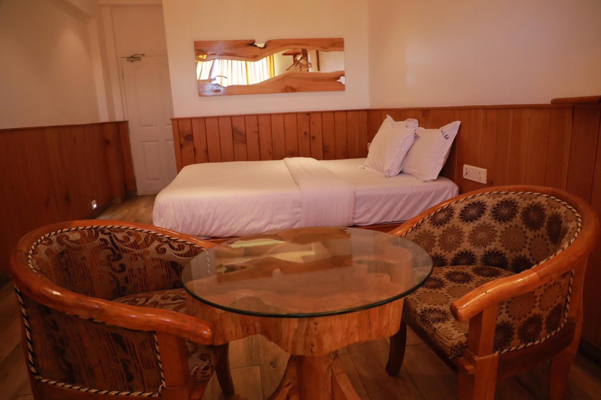 The Woodlands Residency- Unmarried And Stag Groups Not Allowed