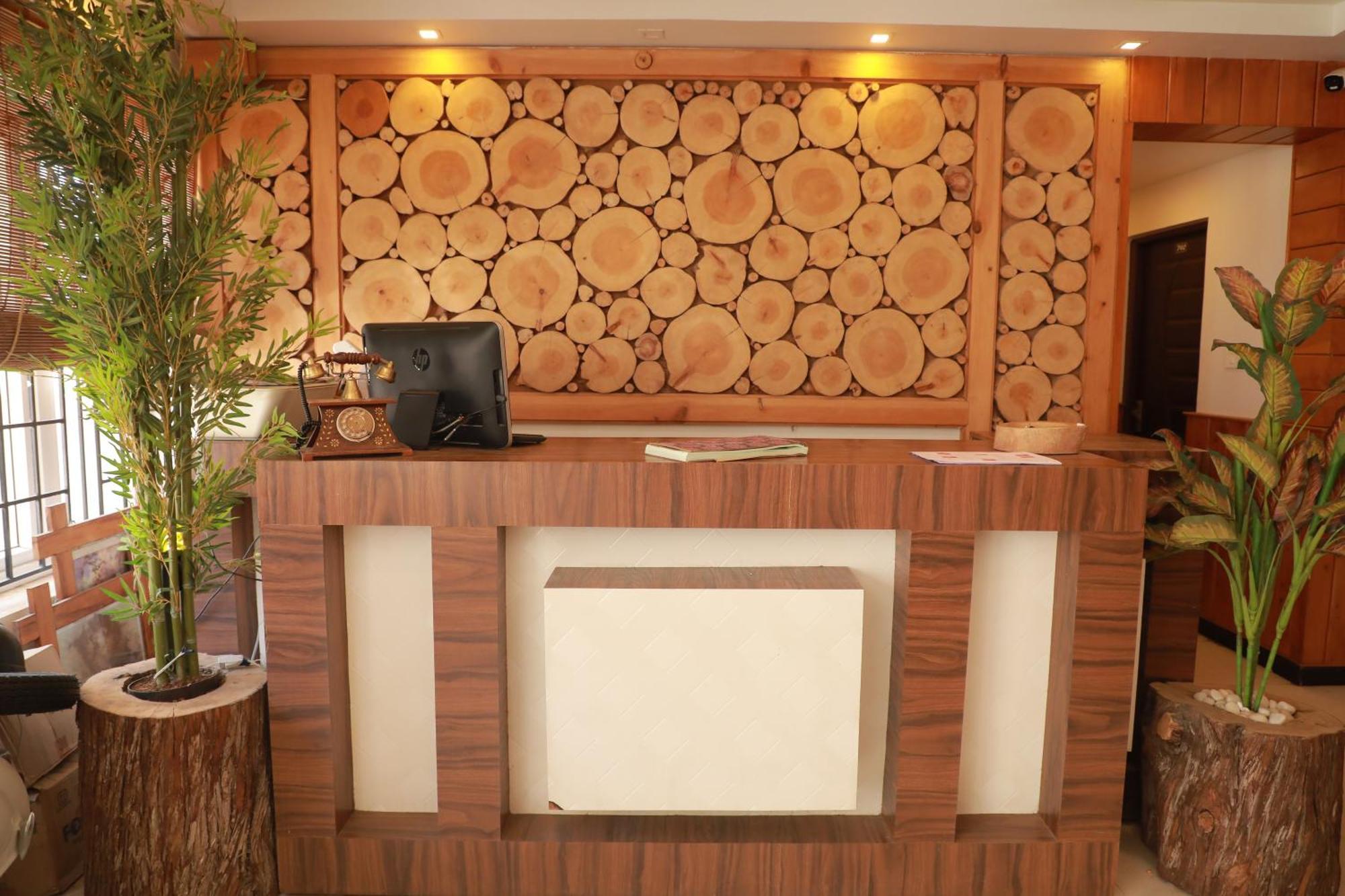 Hotel The Woodlands Residency- Unmarried And Stag Groups Not Allowed