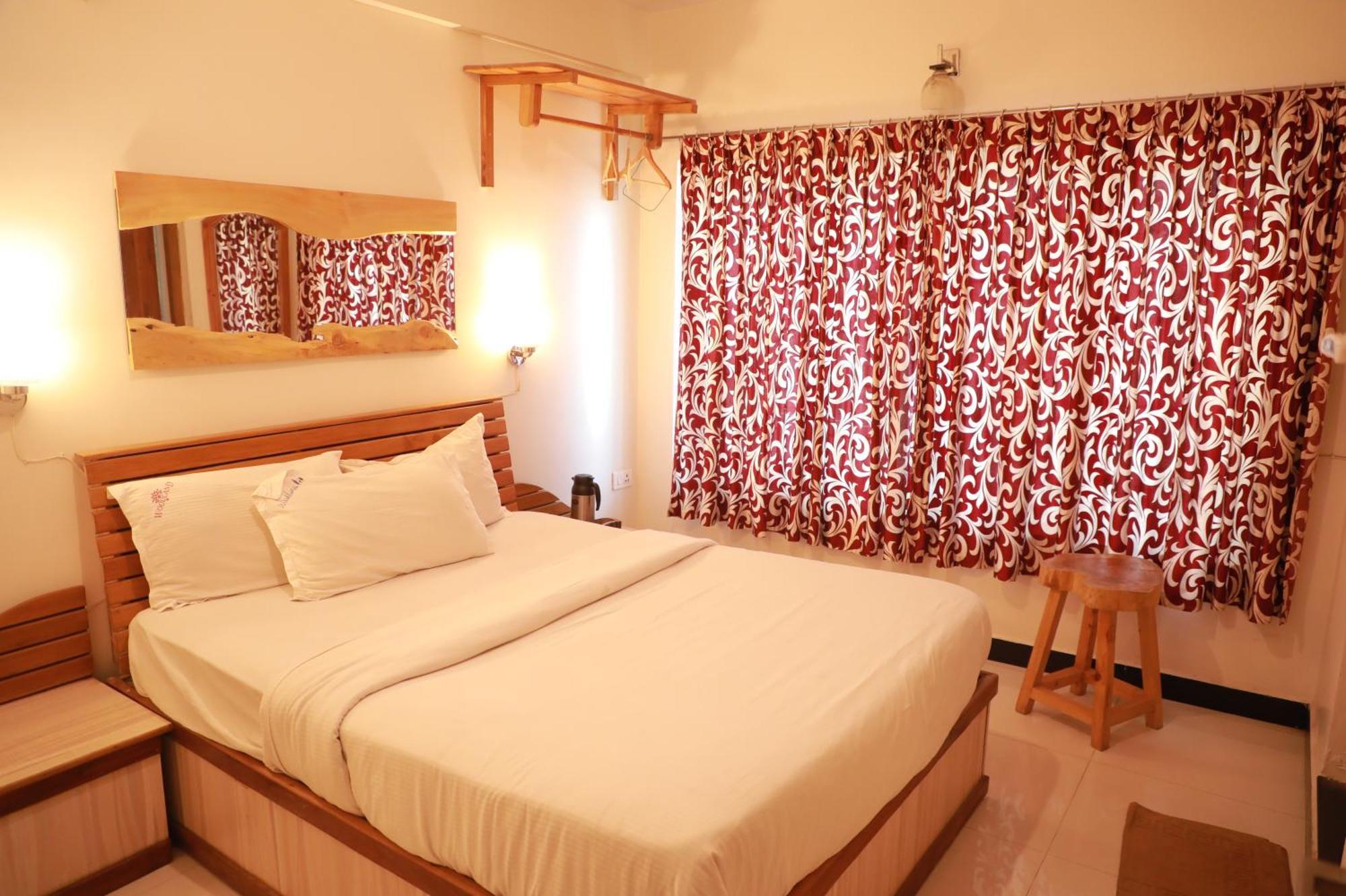 The Woodlands Residency- Unmarried And Stag Groups Not Allowed