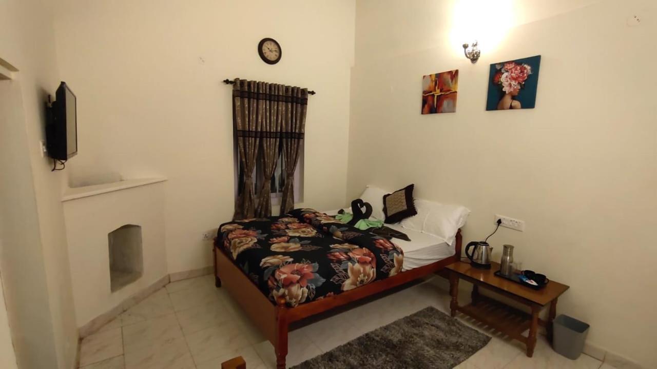 Hotel Bob's Haven *
