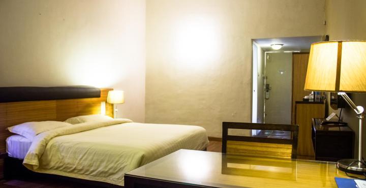 Hotel Deccan Park 3*