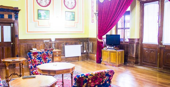 Hotel Welcomheritage Fernhills Royal Palace