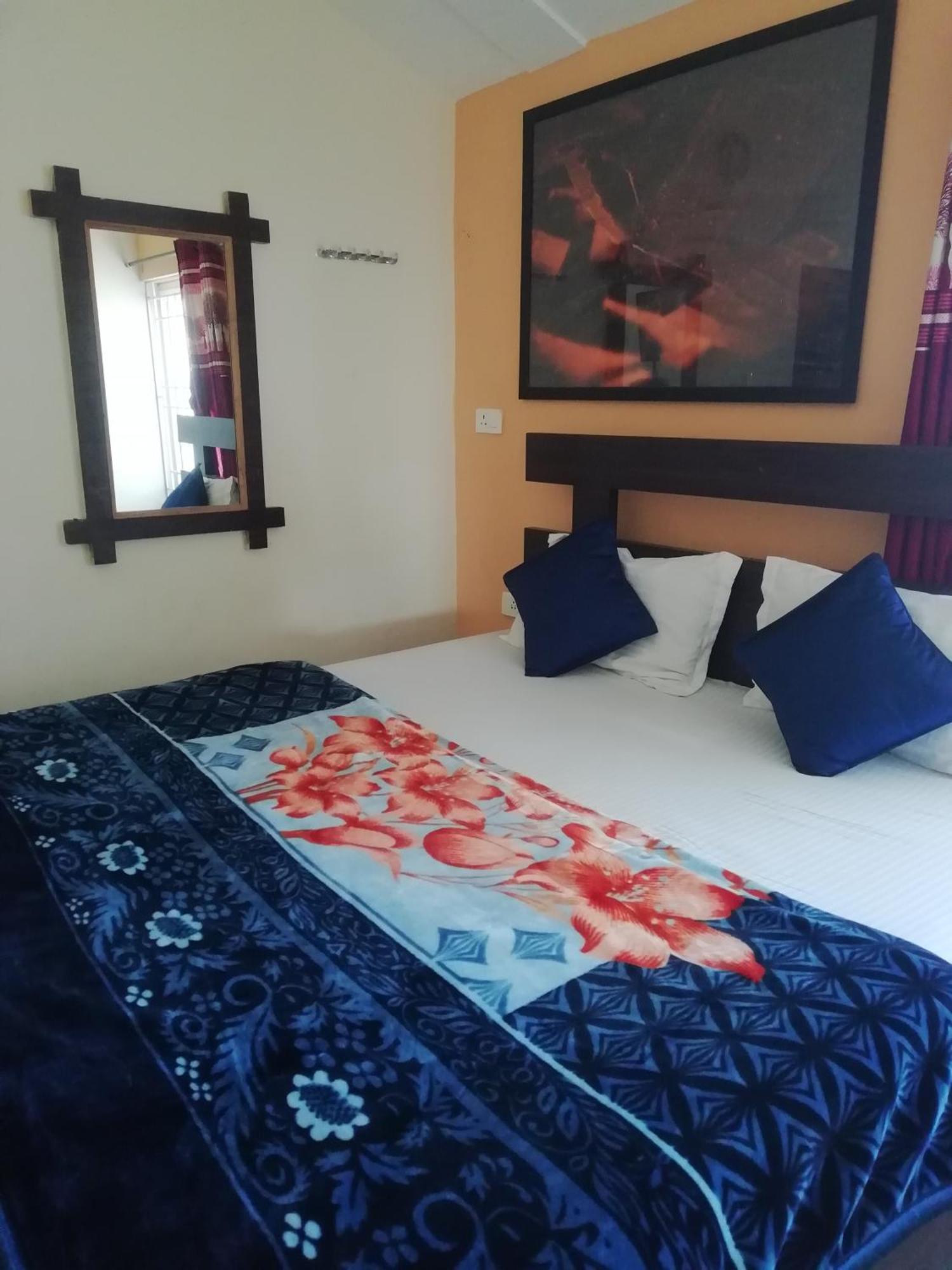 Queenhill Residency Hotel *