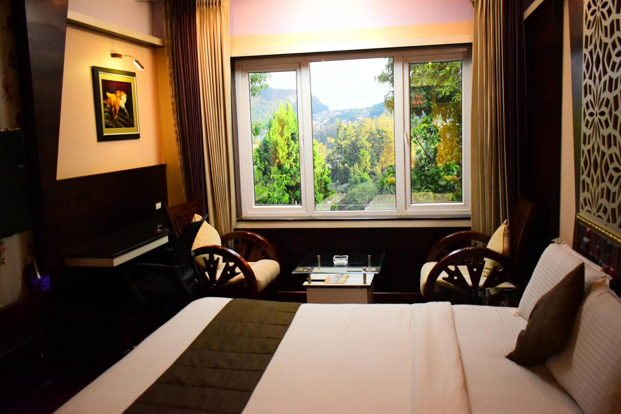 Beverly Hotel 3*
