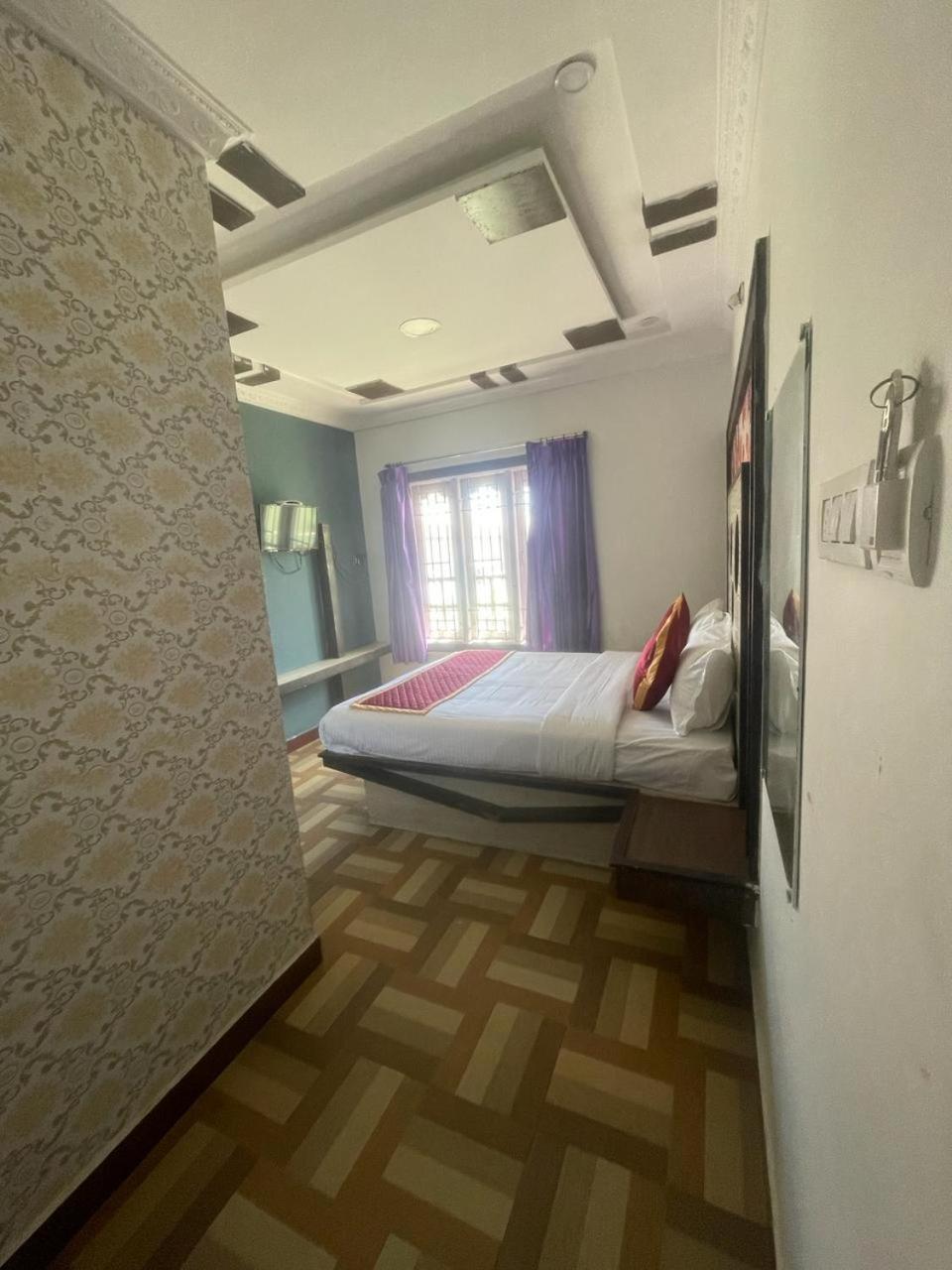 Ooty Vpr Residency Guest house *