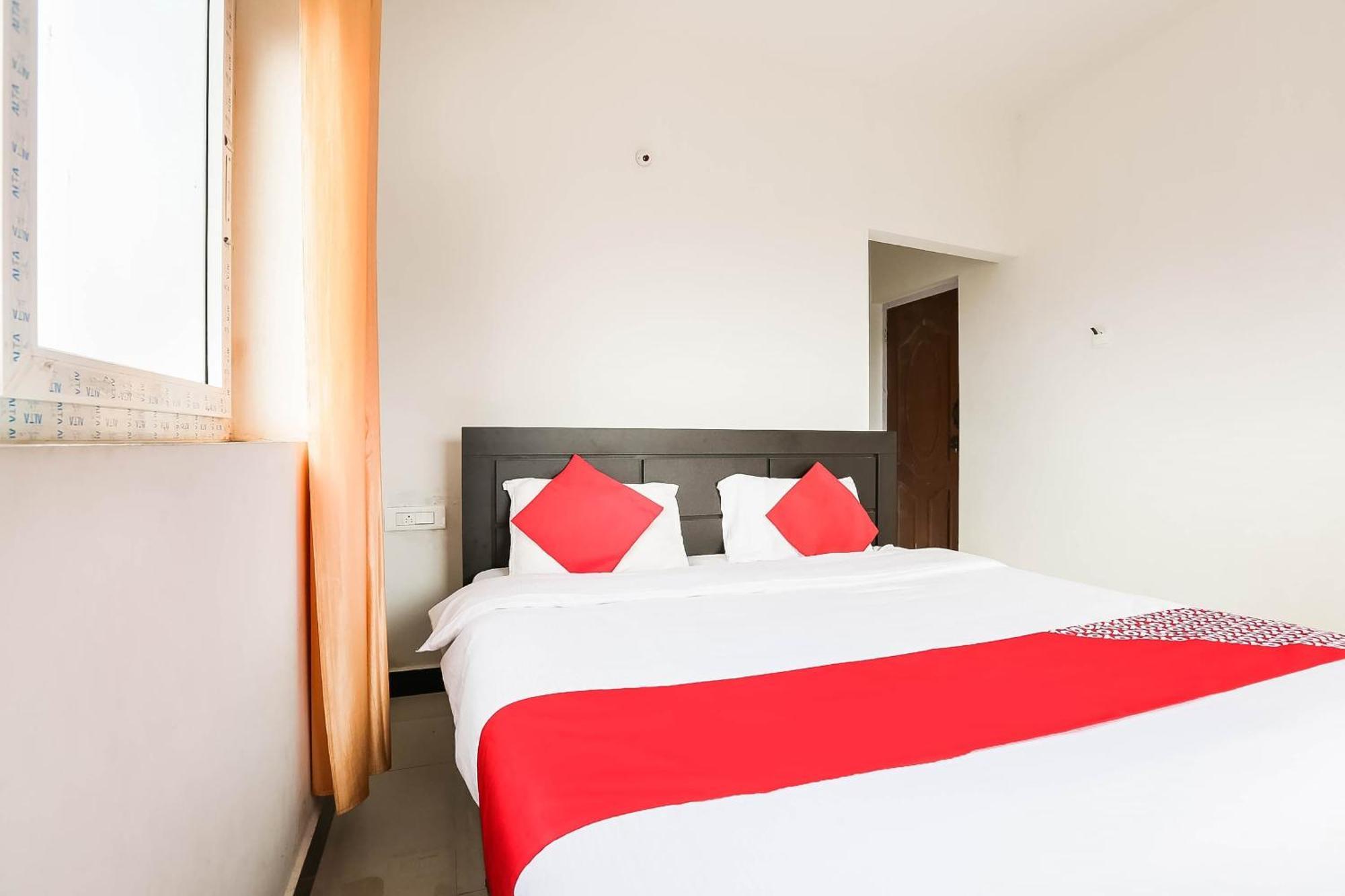 Oyo Heaven Holidays Hotel
