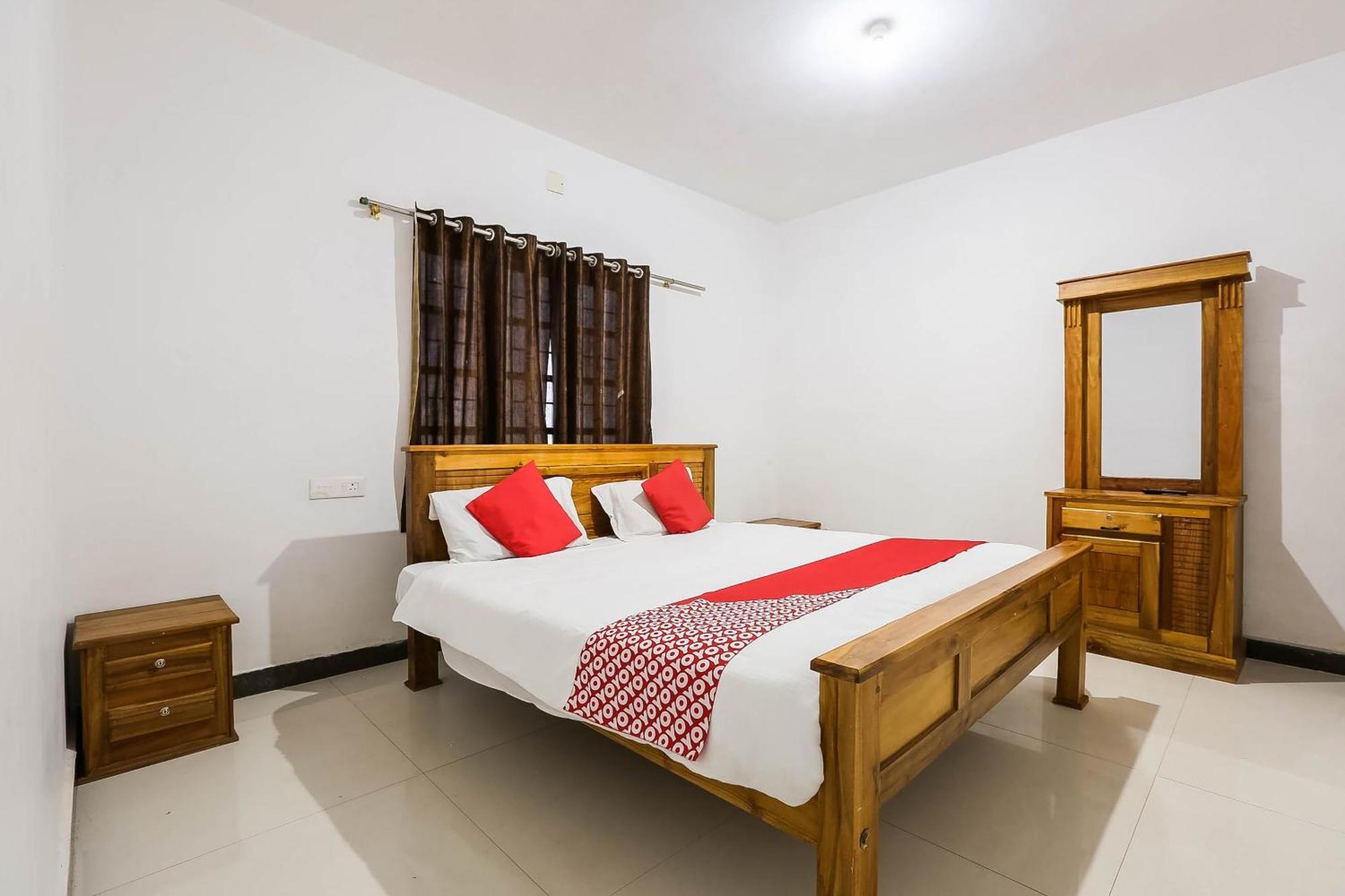 Oyo Heaven Holidays Hotel 3*