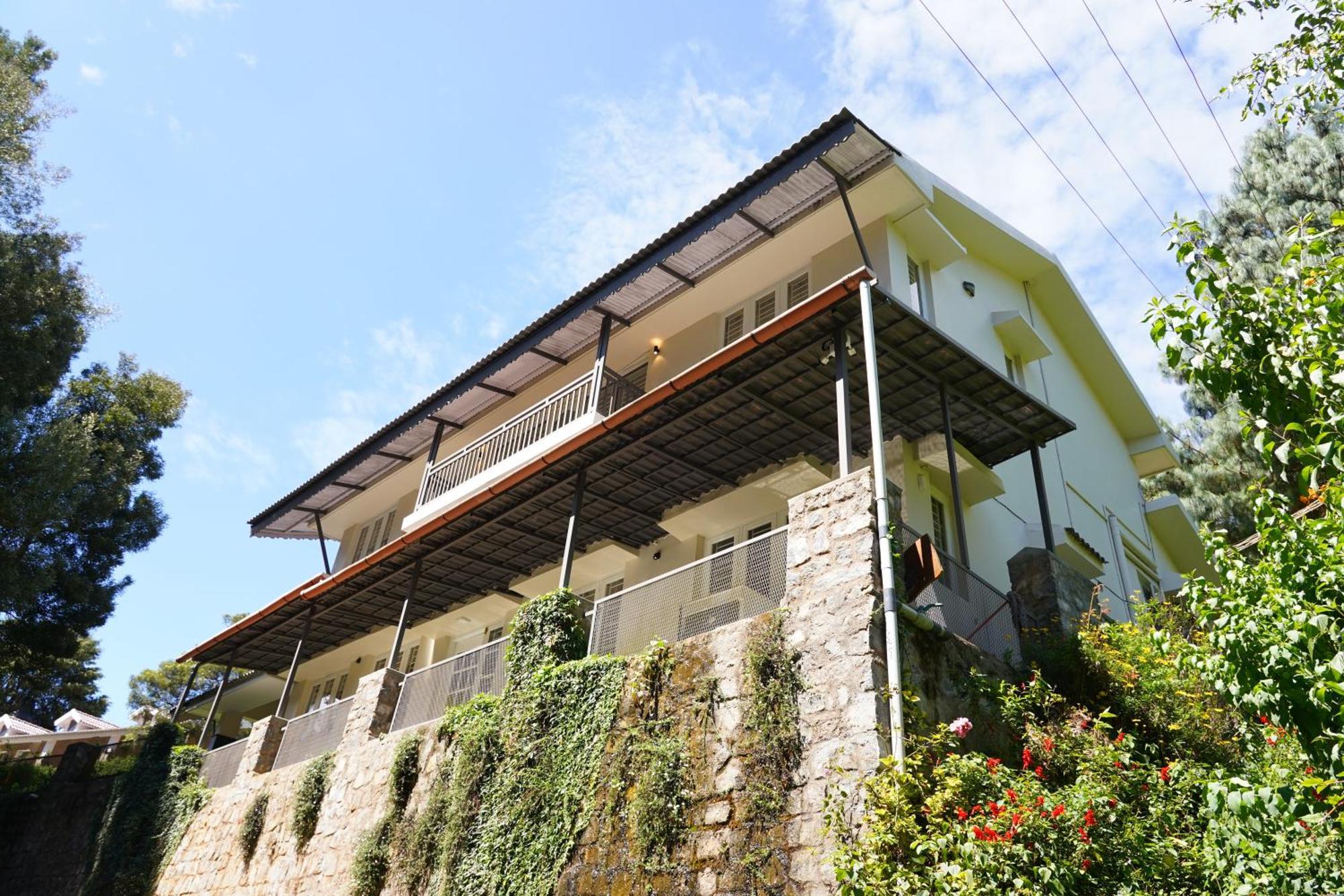 Velvet Villa