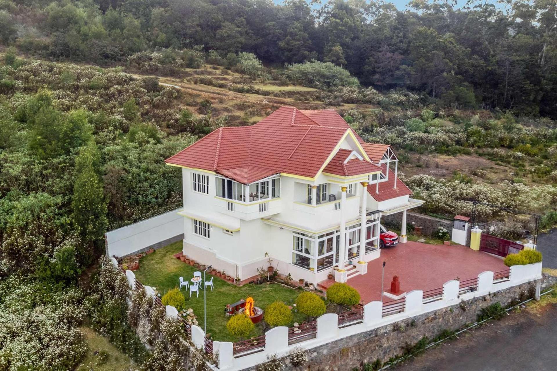 Villa Stayvista At Orion's Crest Including Breakfast Ooty