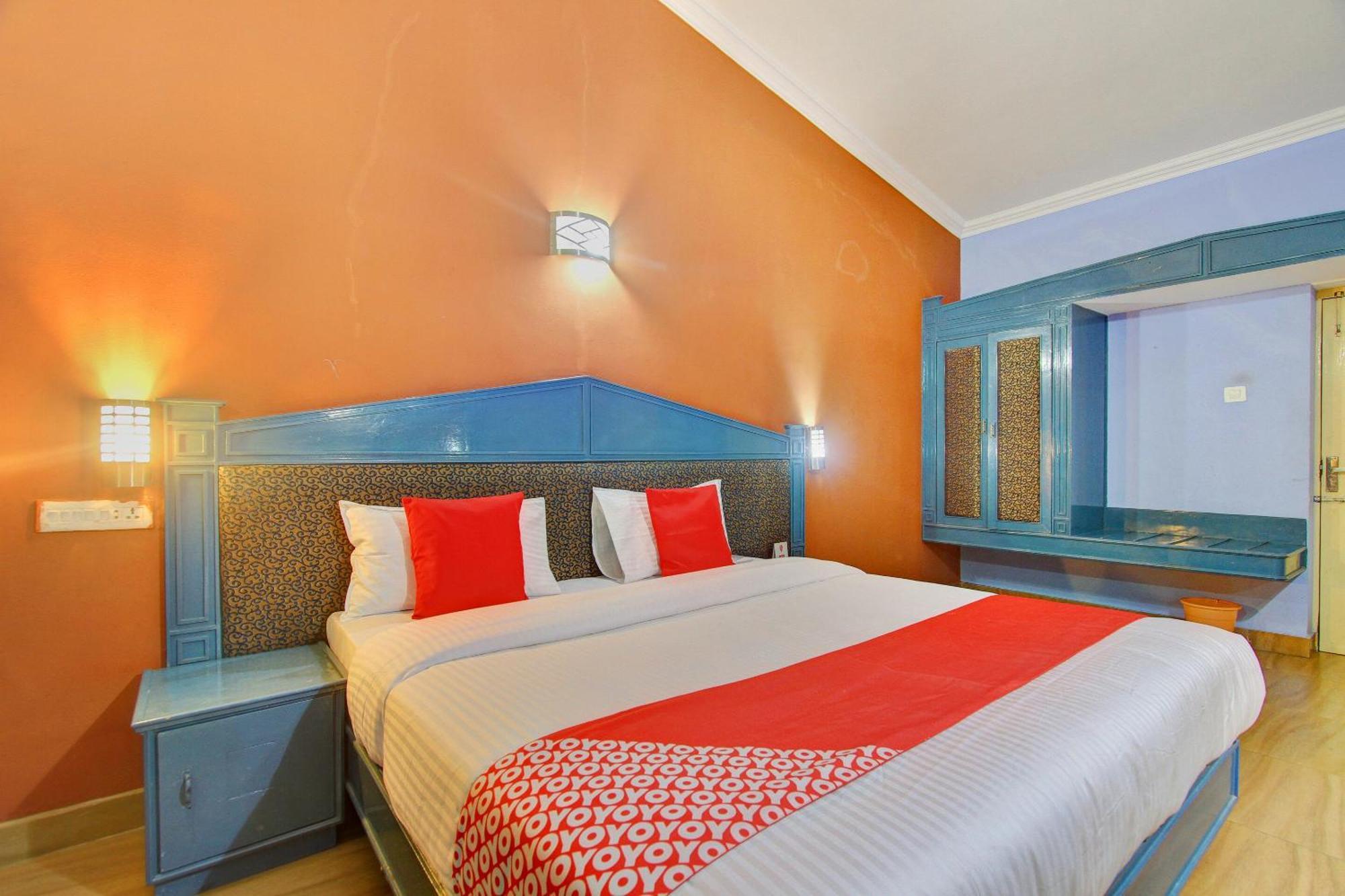 Hotel Capital O 13231 Sapphire Garden View 3*