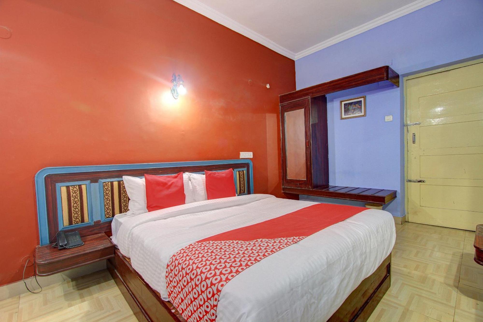 Capital O 13231 Sapphire Garden View Hotel