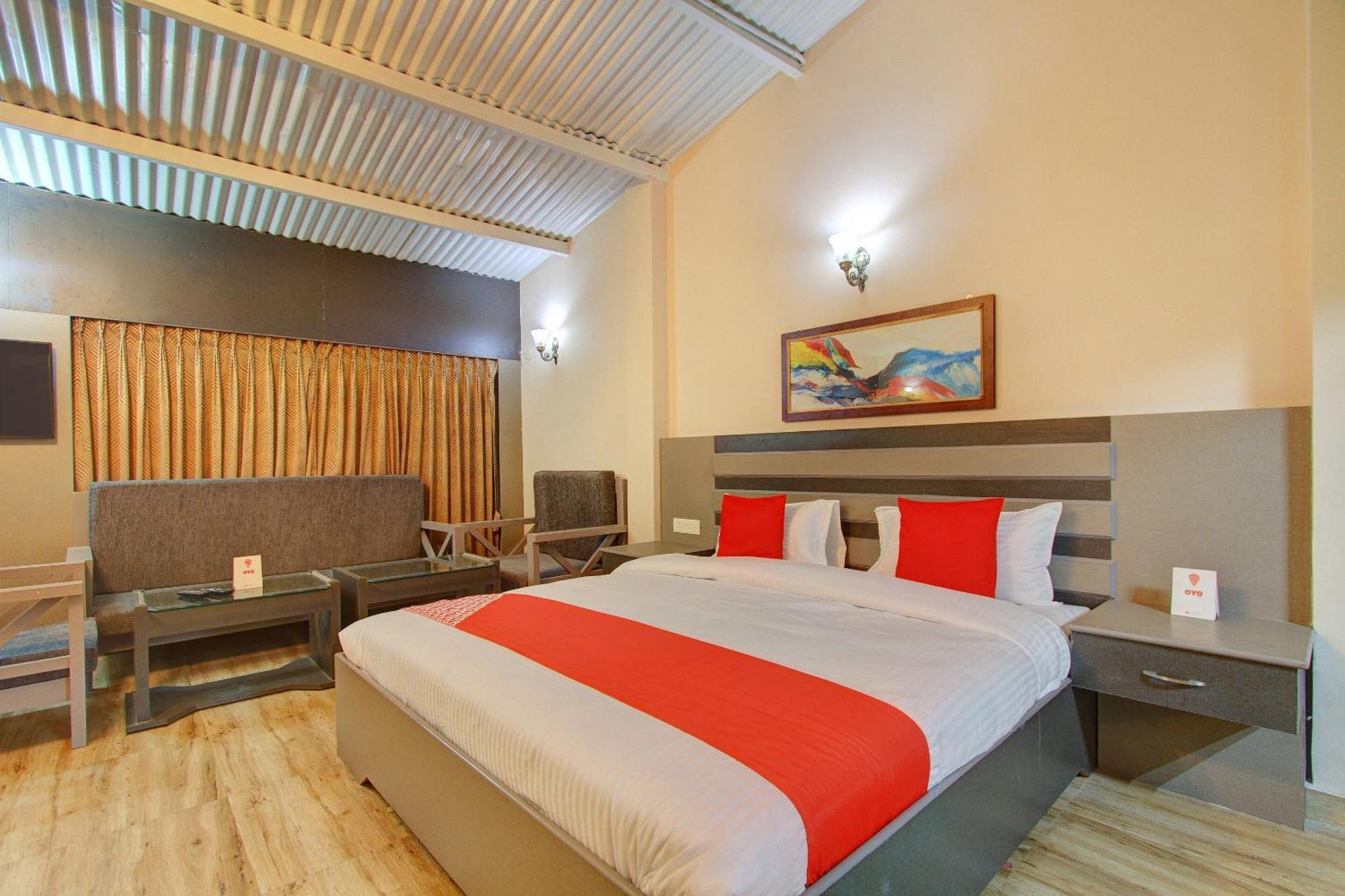 Hotel Capital O 13231 Sapphire Garden View 3*