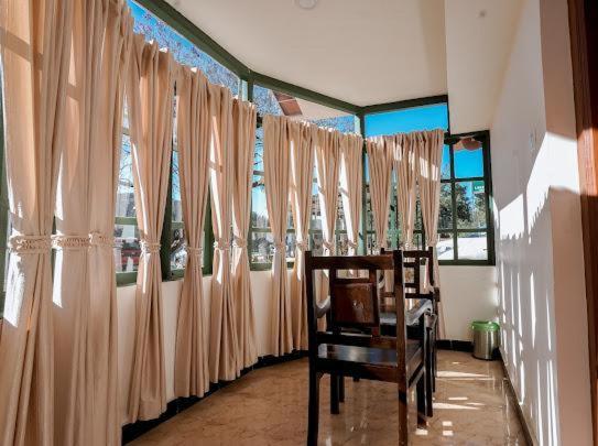 Lakefront Homestay