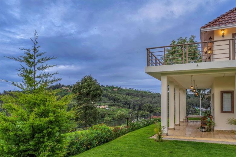 Vente Colline, Luxurious In Coonoor By Roamhome
