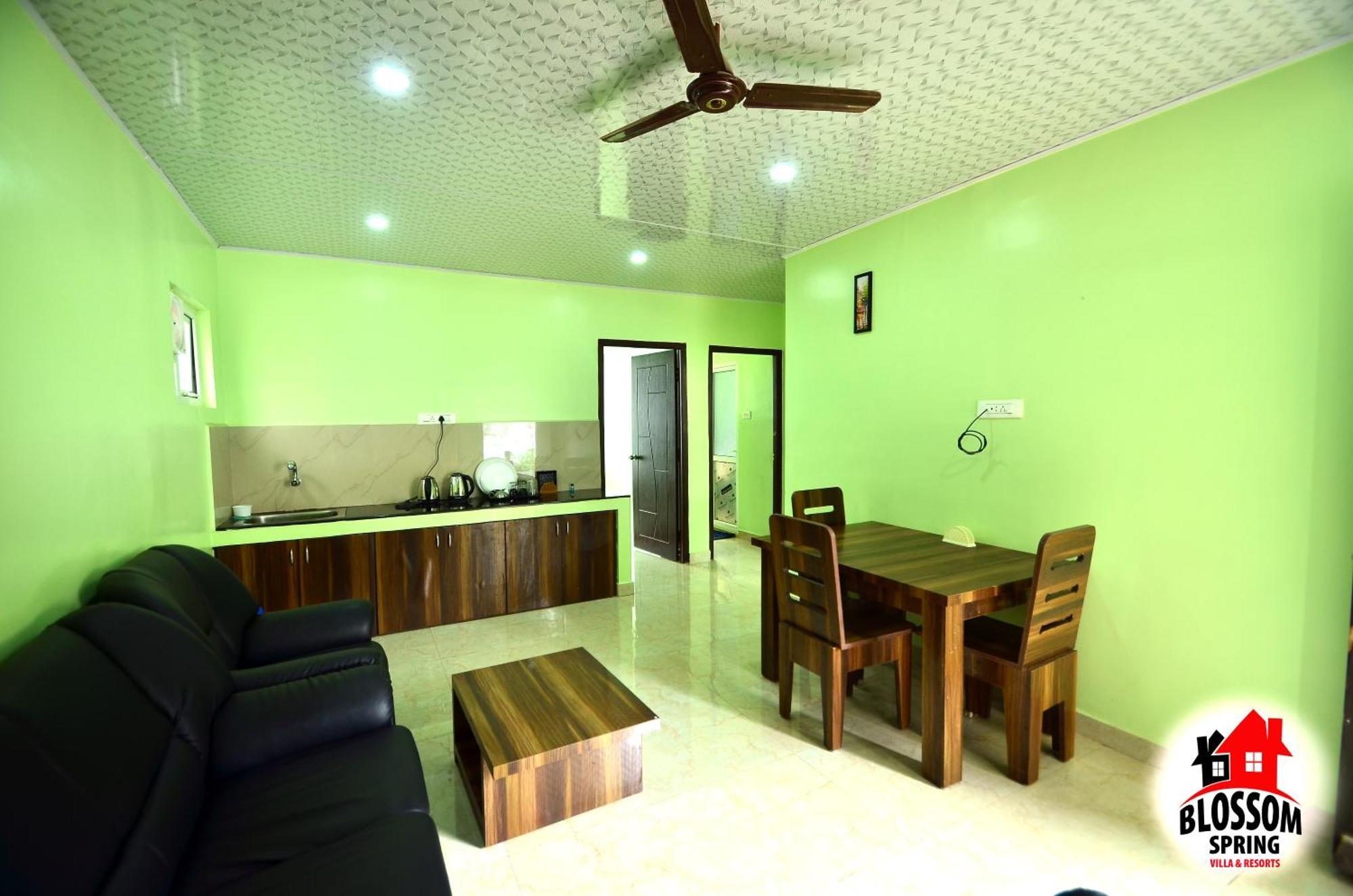 Hotel Blossom Spring Ooty