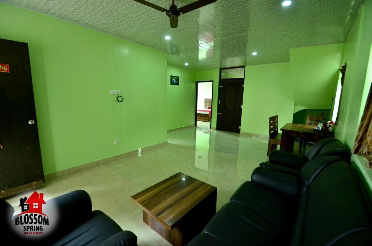 Blossom Spring Hotel 4*
