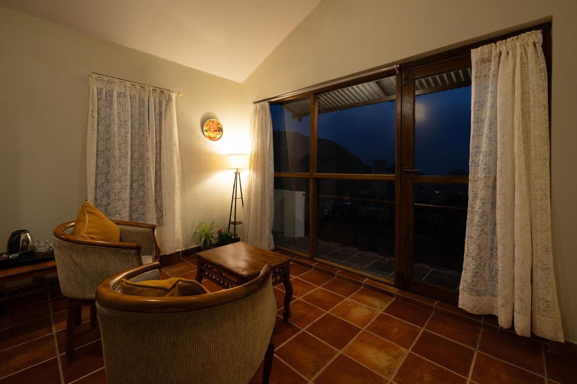 Sherlock Resort 3*