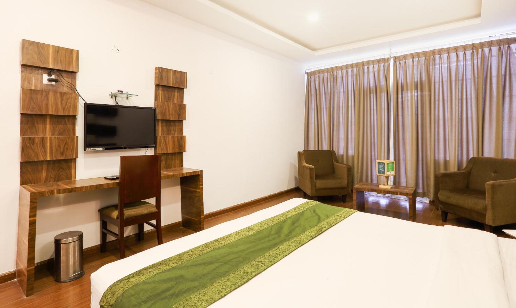 Hotel Treebo Skydale & With Mountain View 3*