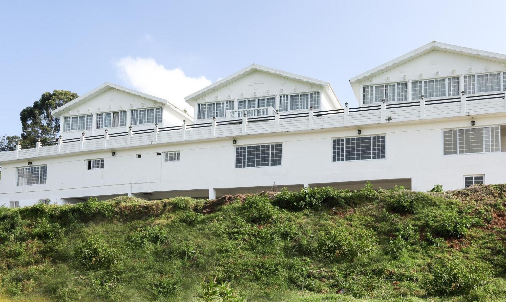 Hotel Treebo Skydale & With Mountain View Ooty