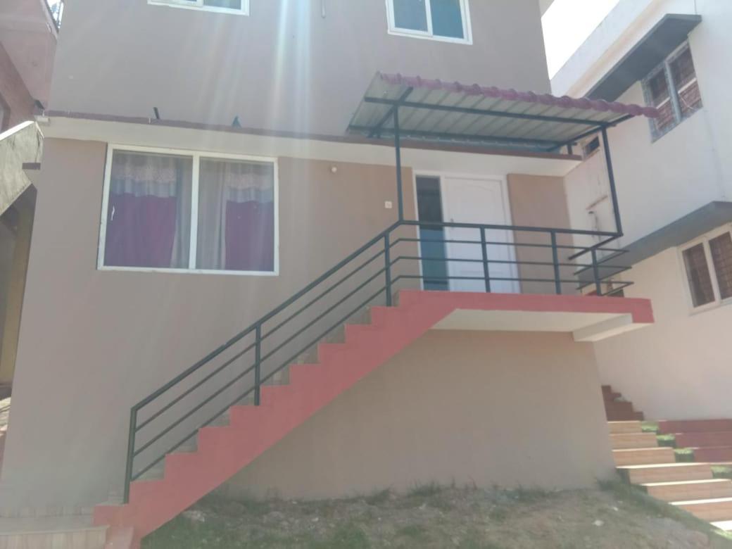 Villa Awhile *