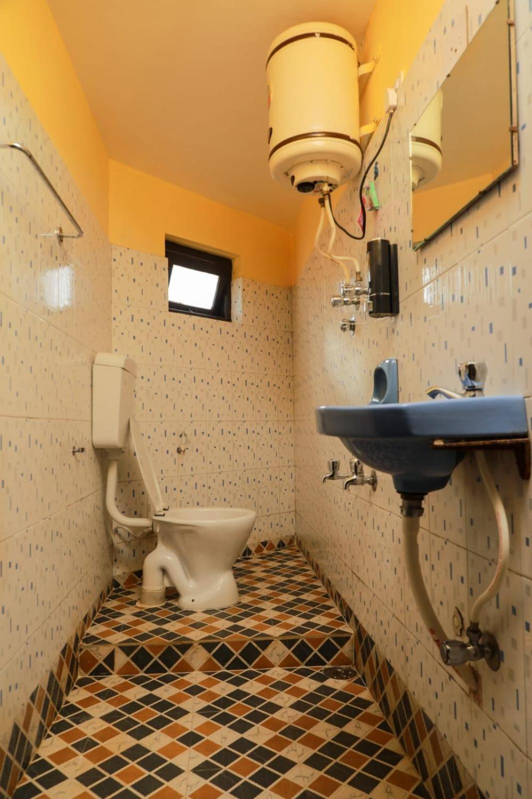 Bob Leisure Hotel