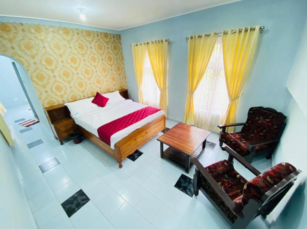 Bob Lesiure Hotel *