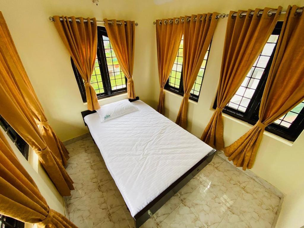 Hotel Bob Lesiure Ooty