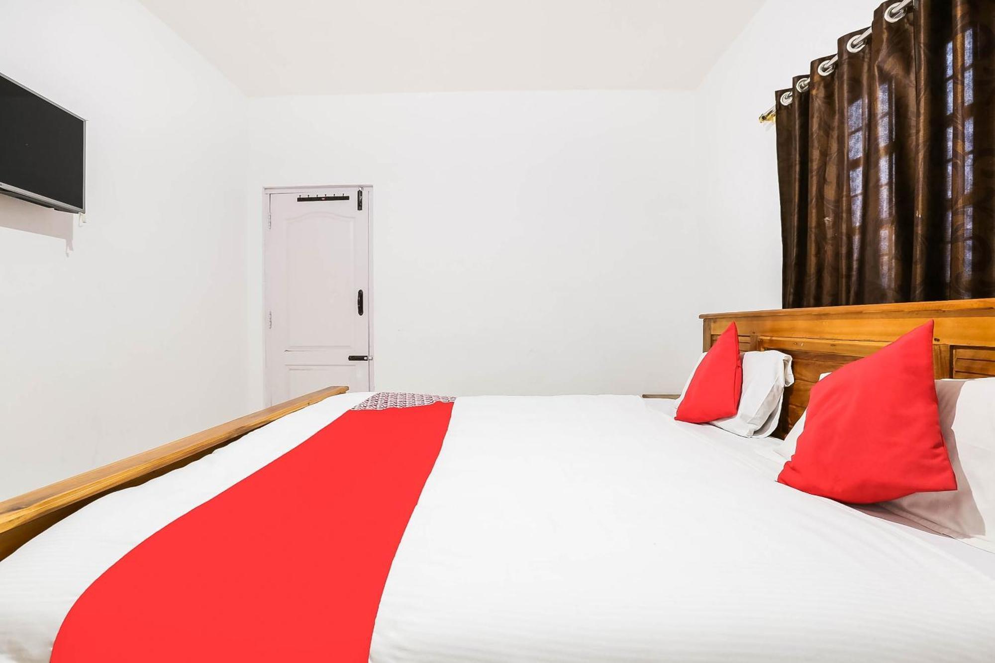 Hotel Oyo Heaven Holidays 3*