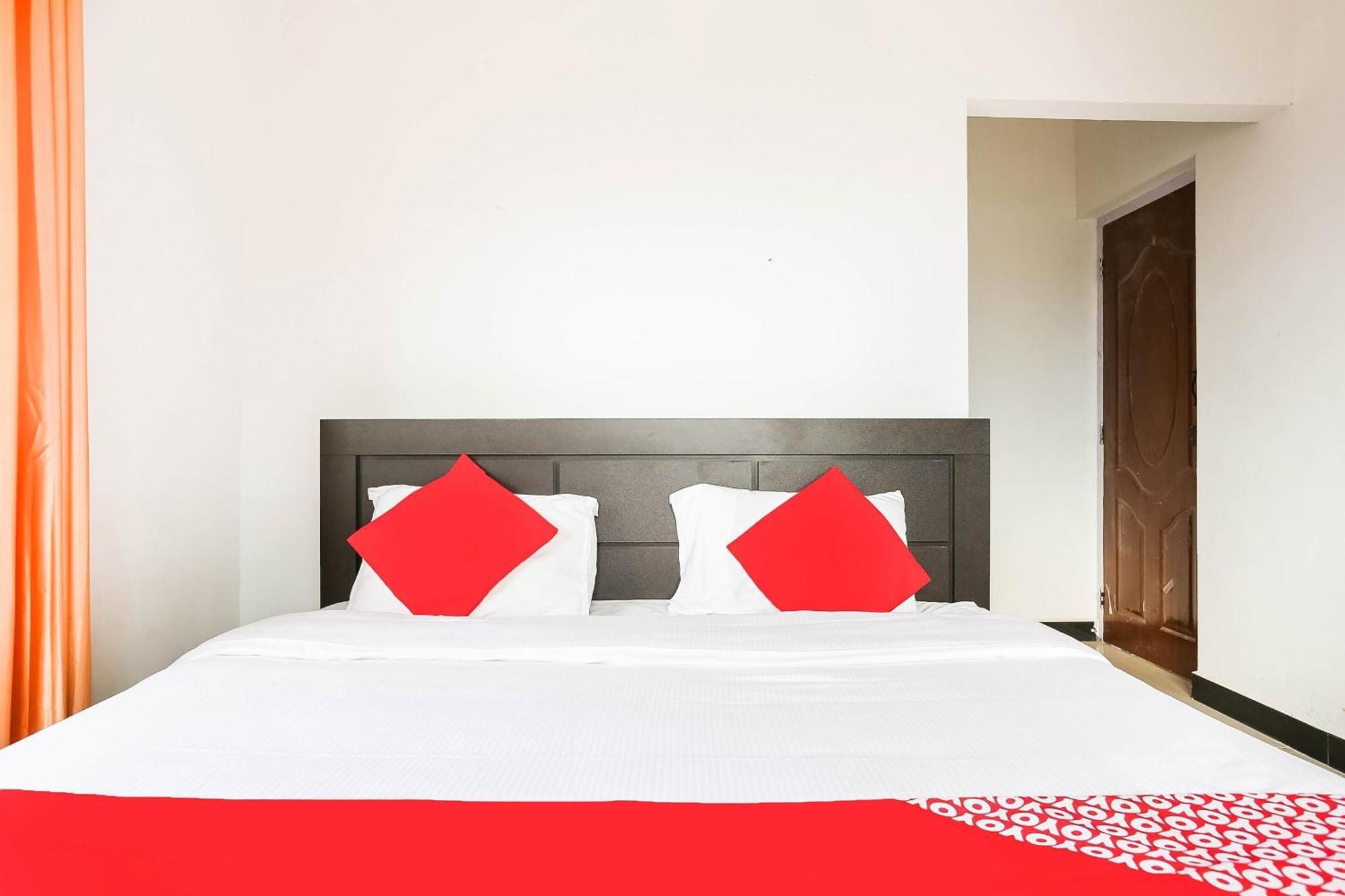 Hotel Oyo Heaven Holidays 3*