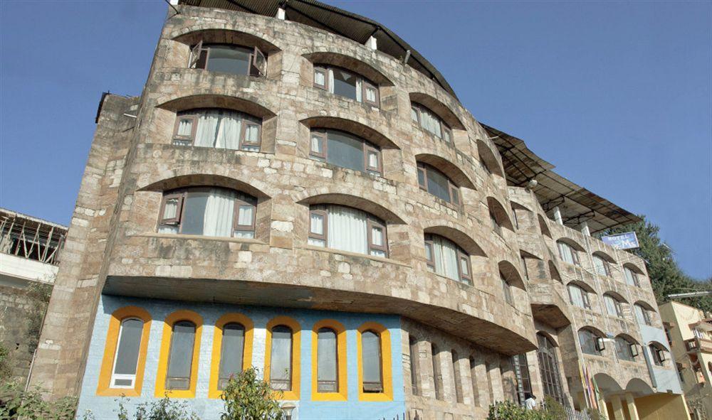 Hotel Fabhotel Khems Shoram Palace Road