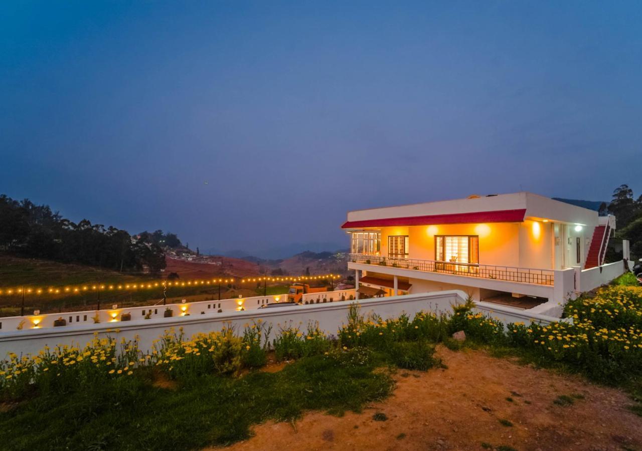 Silent Retreat Pool By Voye Homes *