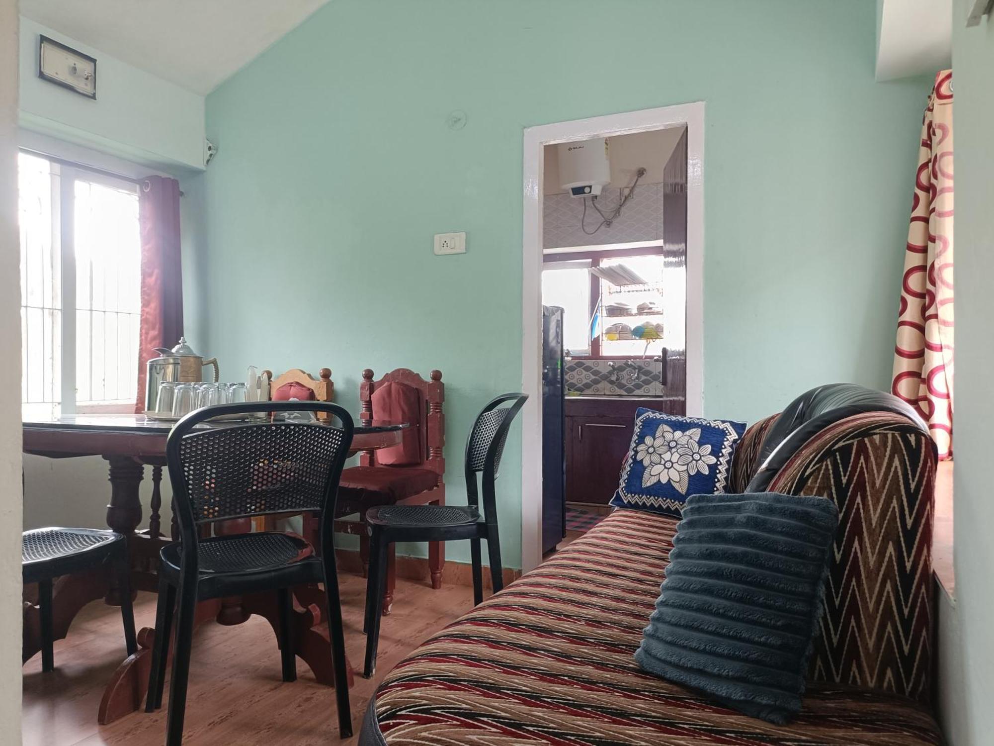 Homestay Little Castle *