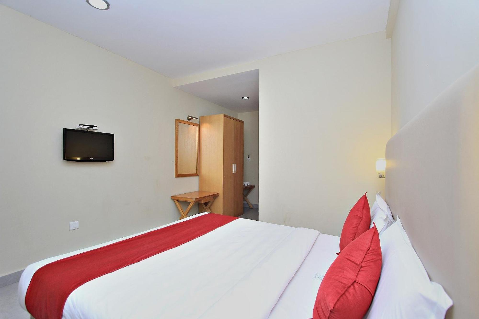 Hotel Super Townhouse Hills Palace Ooty