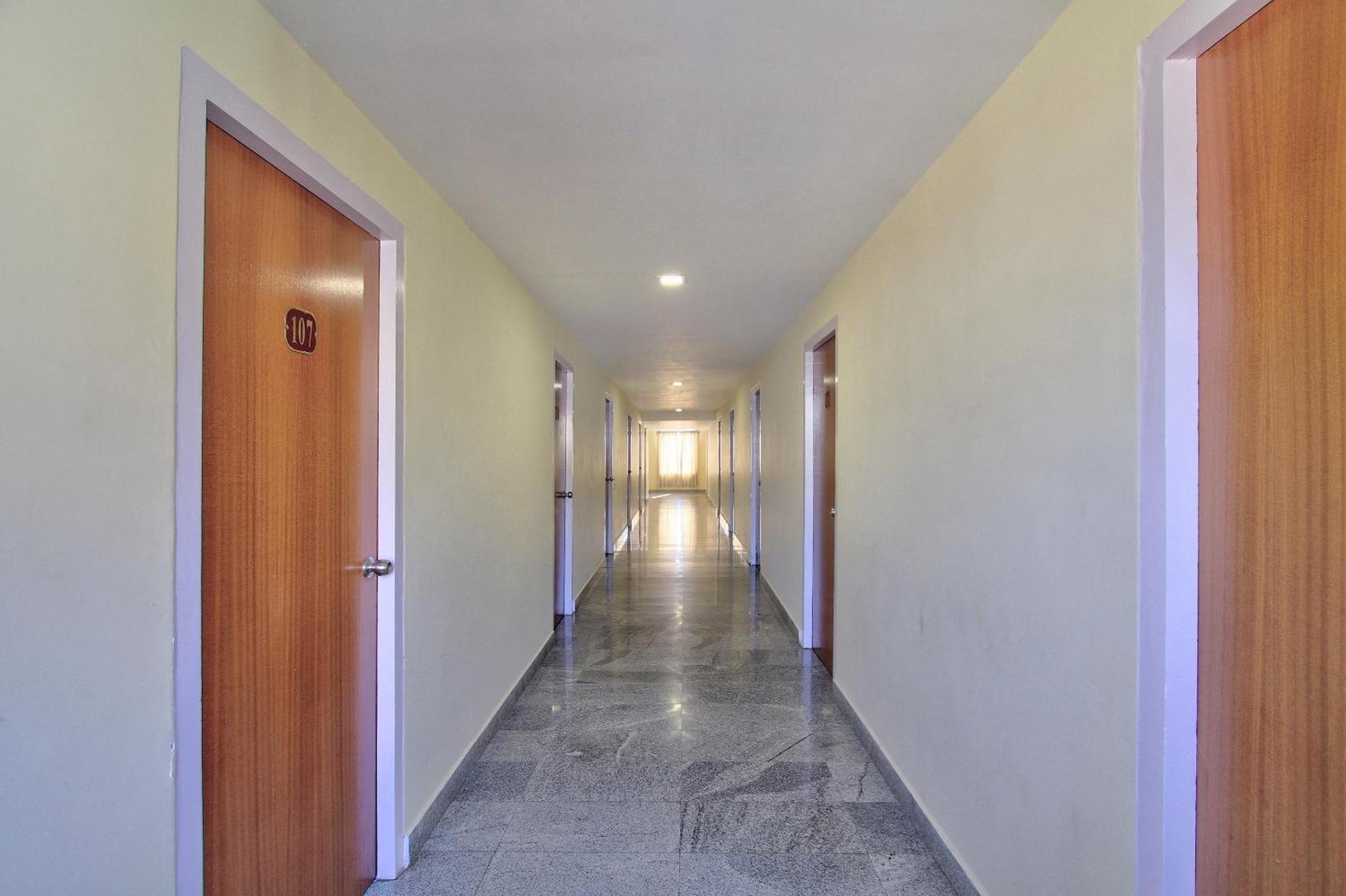 Super Townhouse Hills Palace Hotel