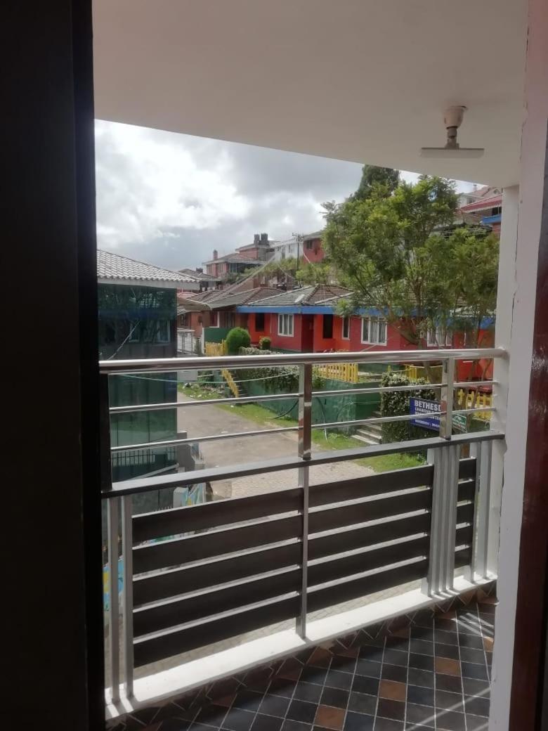 Hotel Queenhill Residency *