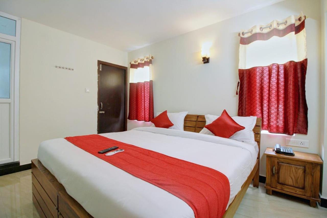 Queenhill Residency Hotel *