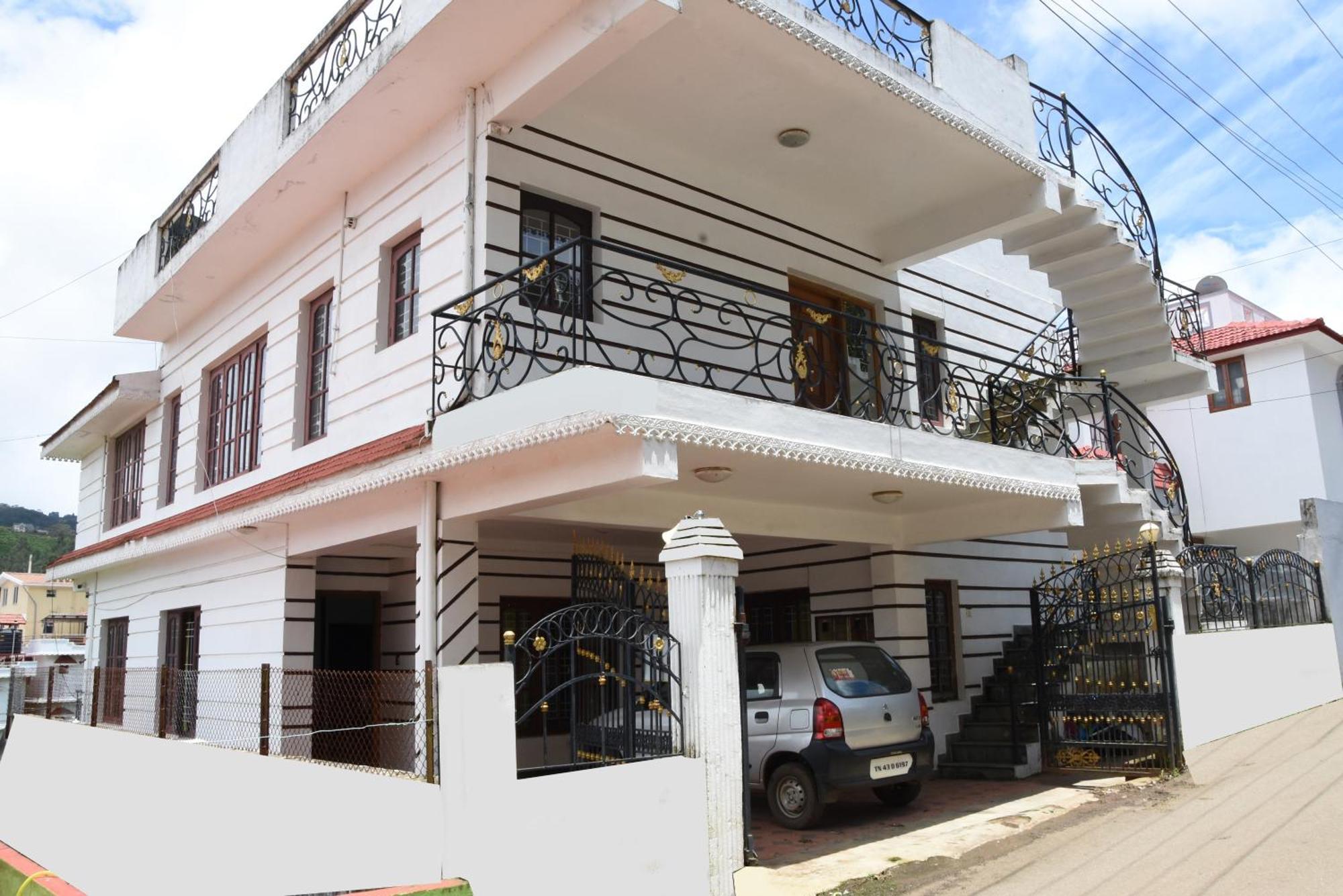 Elk Hill Palace *