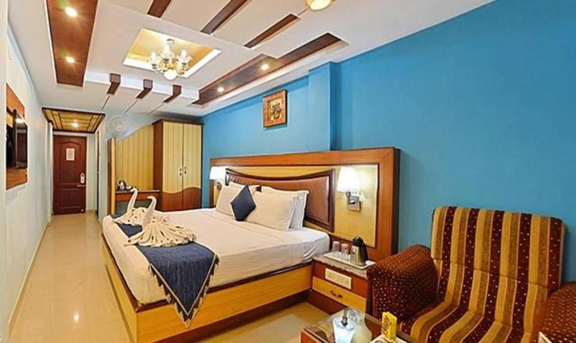 Ponmariresidency Hotel