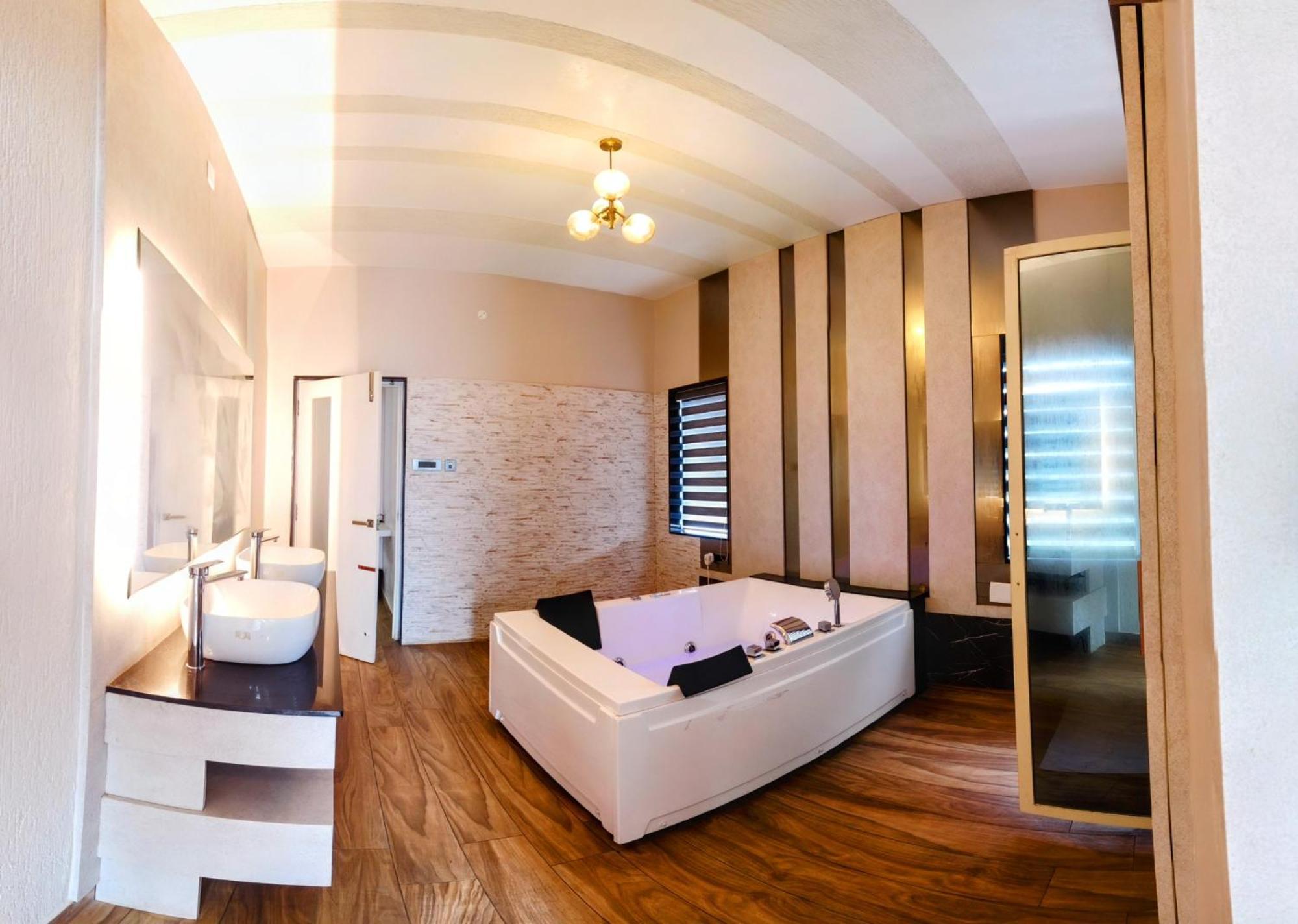 Mm Cedar Homestay