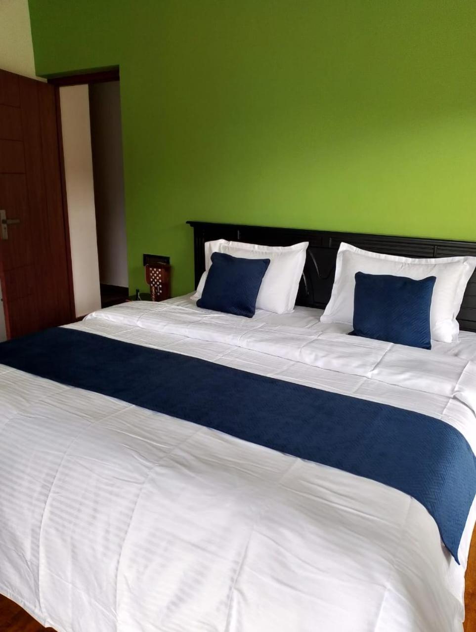 Mark Holidays Homestay *