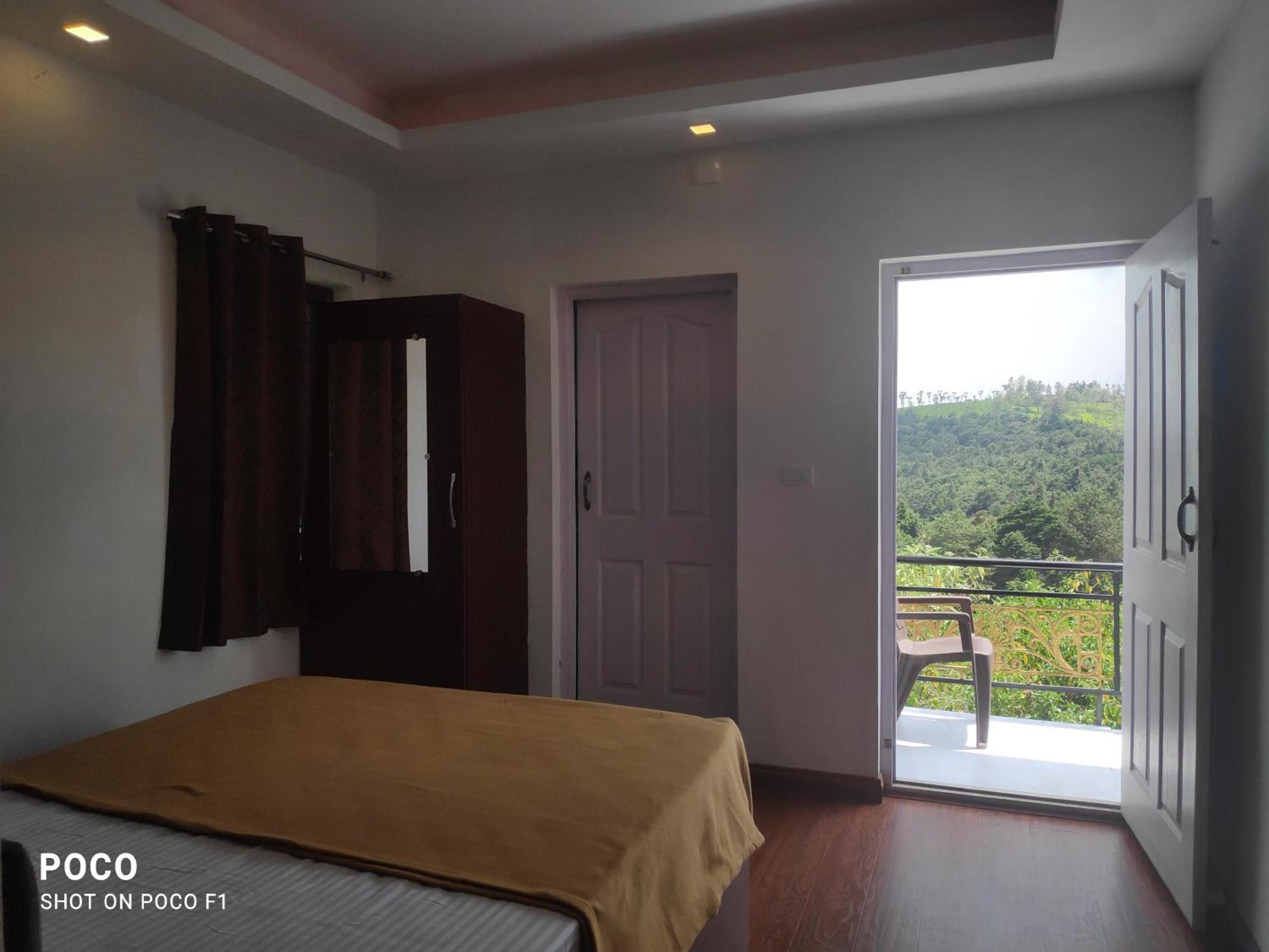 Lush Green View Tea Garden View Holiday home *