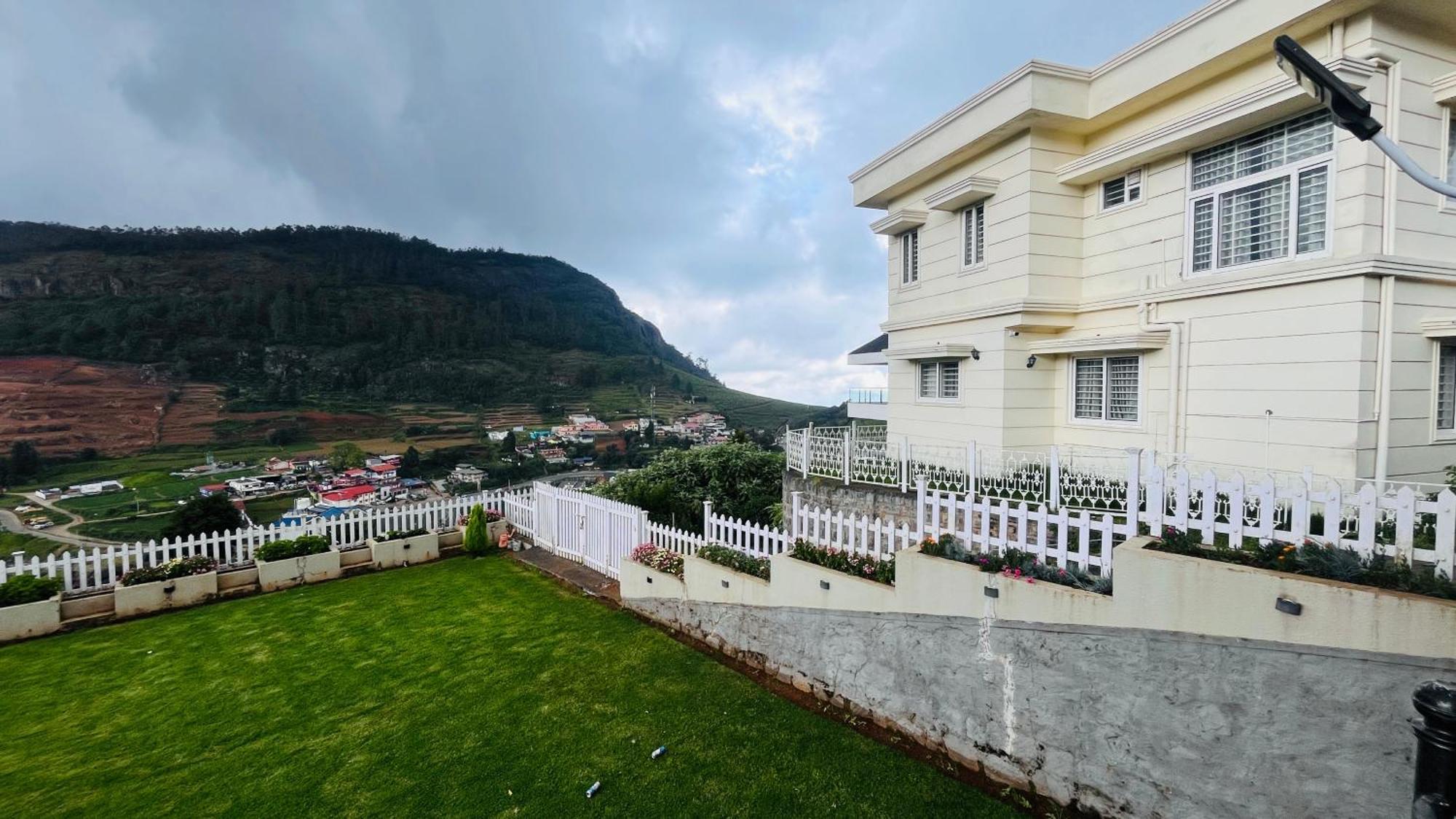Homestay Away From - 5 - In Ooty, *