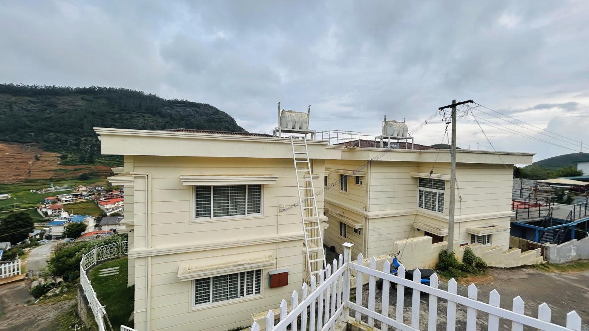 Homestay Away From - 5 - In Ooty,