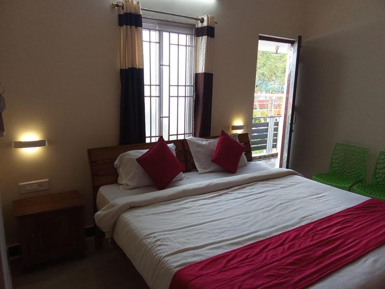 Sunstar Apartment *