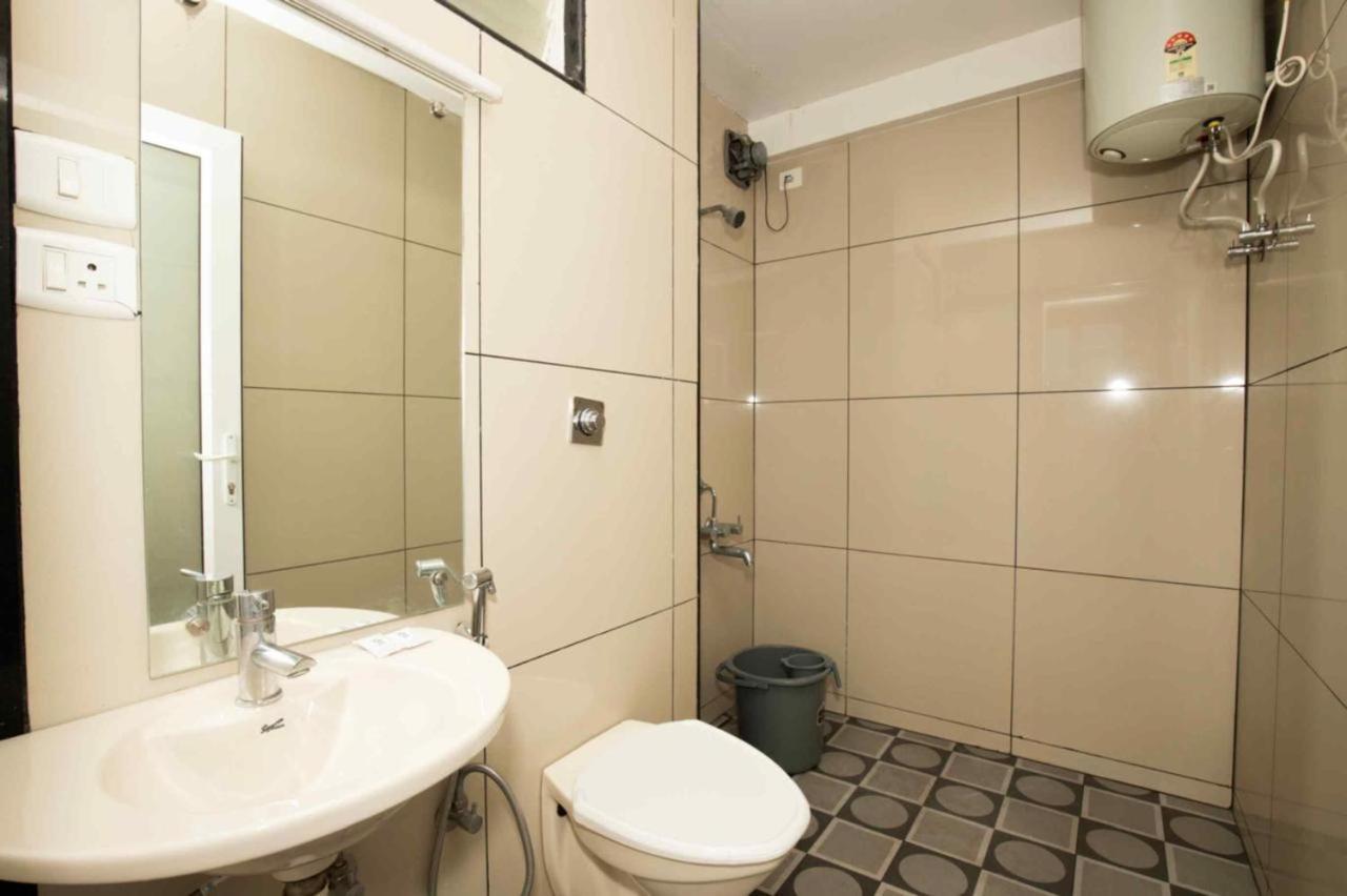 Lazo Silver , Hotel