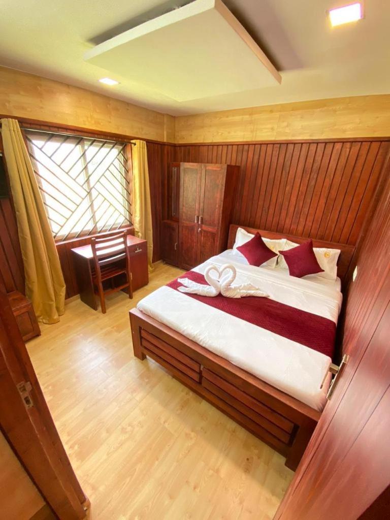 The Wood Apartment *