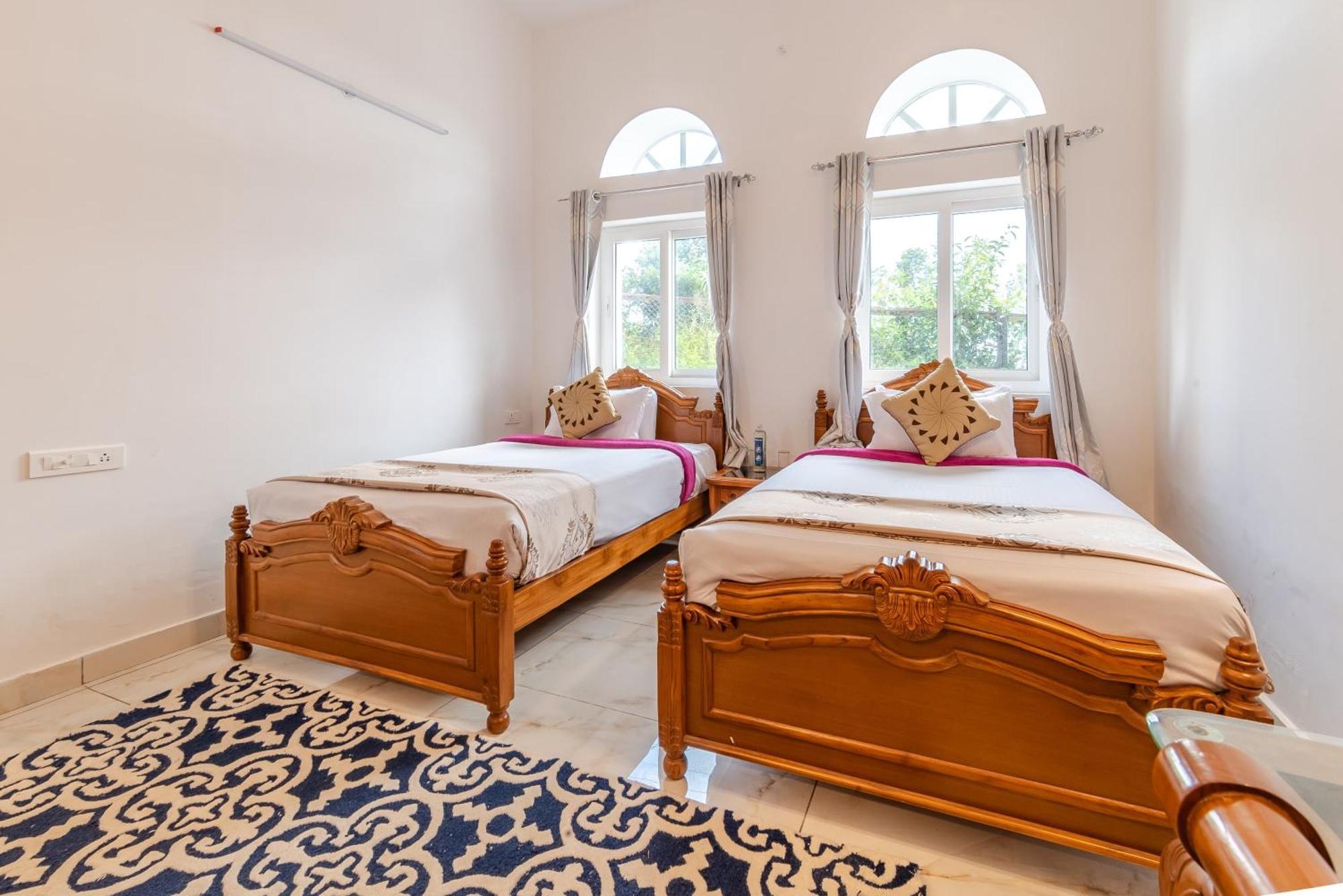 Emerald By Voye Homes , Italian Luxury Near Emerald Homestay *