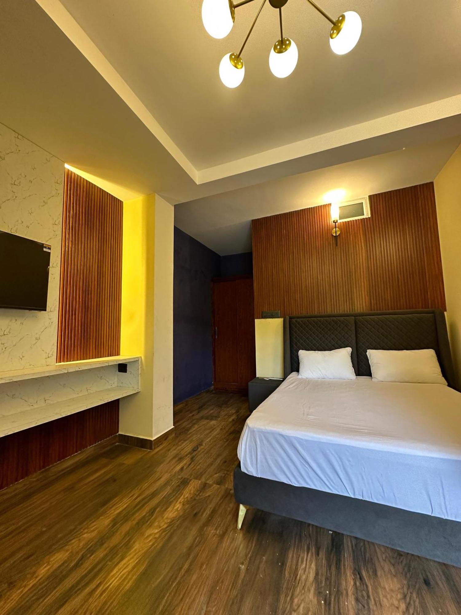 Hotel Rr Forest View Ooty