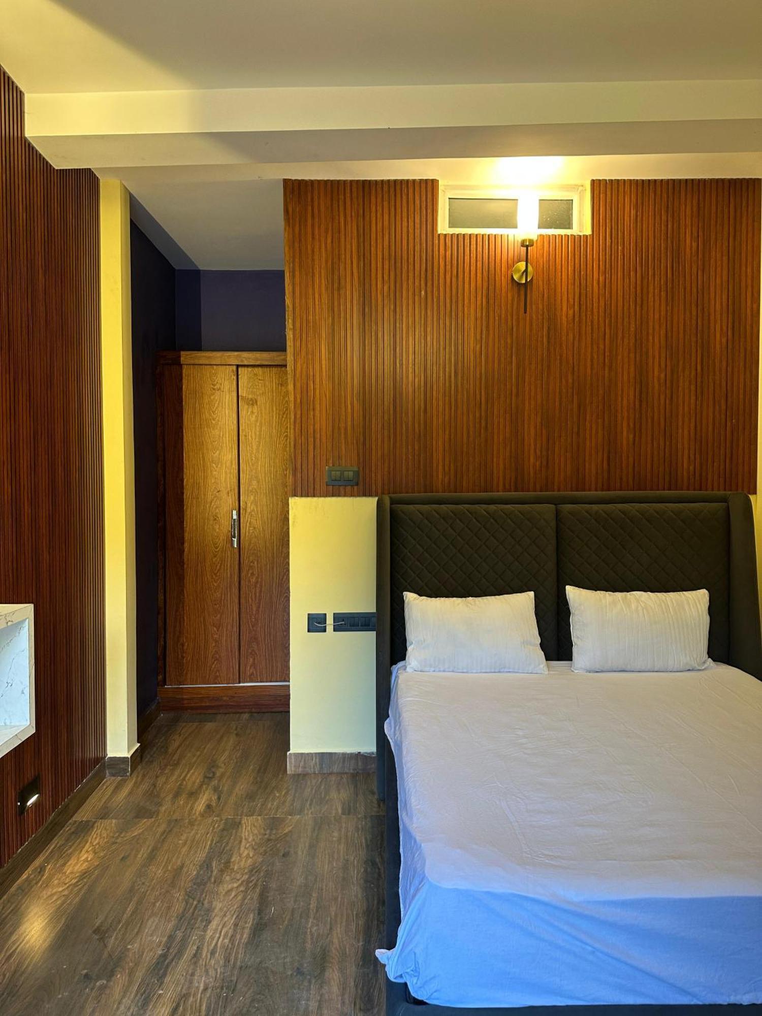 Rr Forest View Hotel Ooty