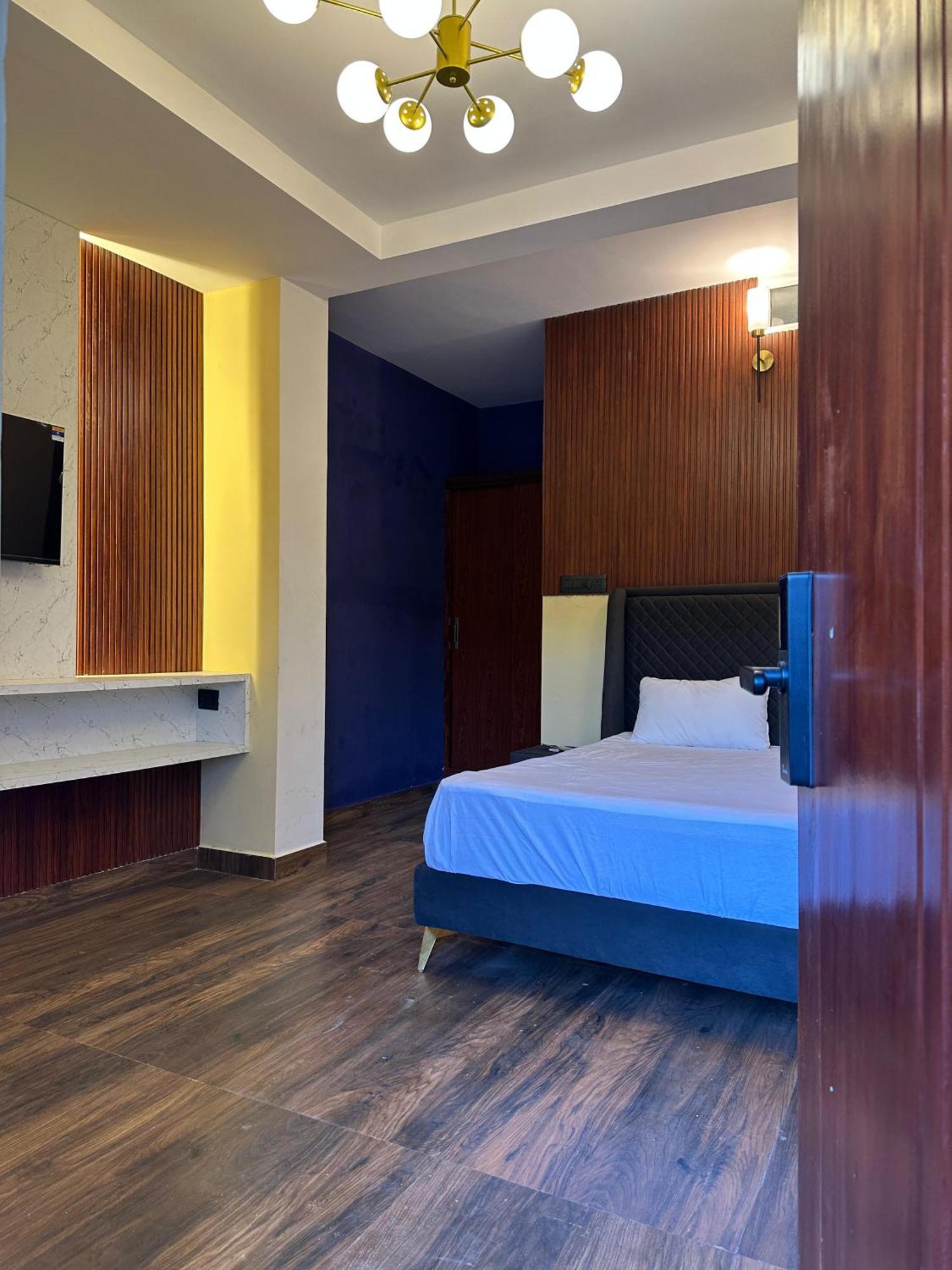 Hotel Rr Forest View *